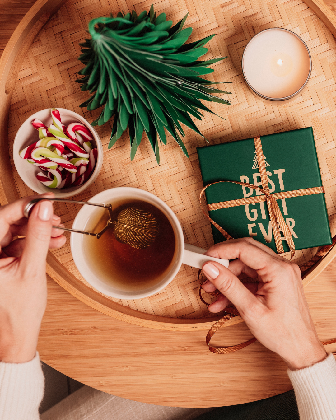 Gifts for Tea Connoisseurs: Exquisite Blends and Tea Accessories