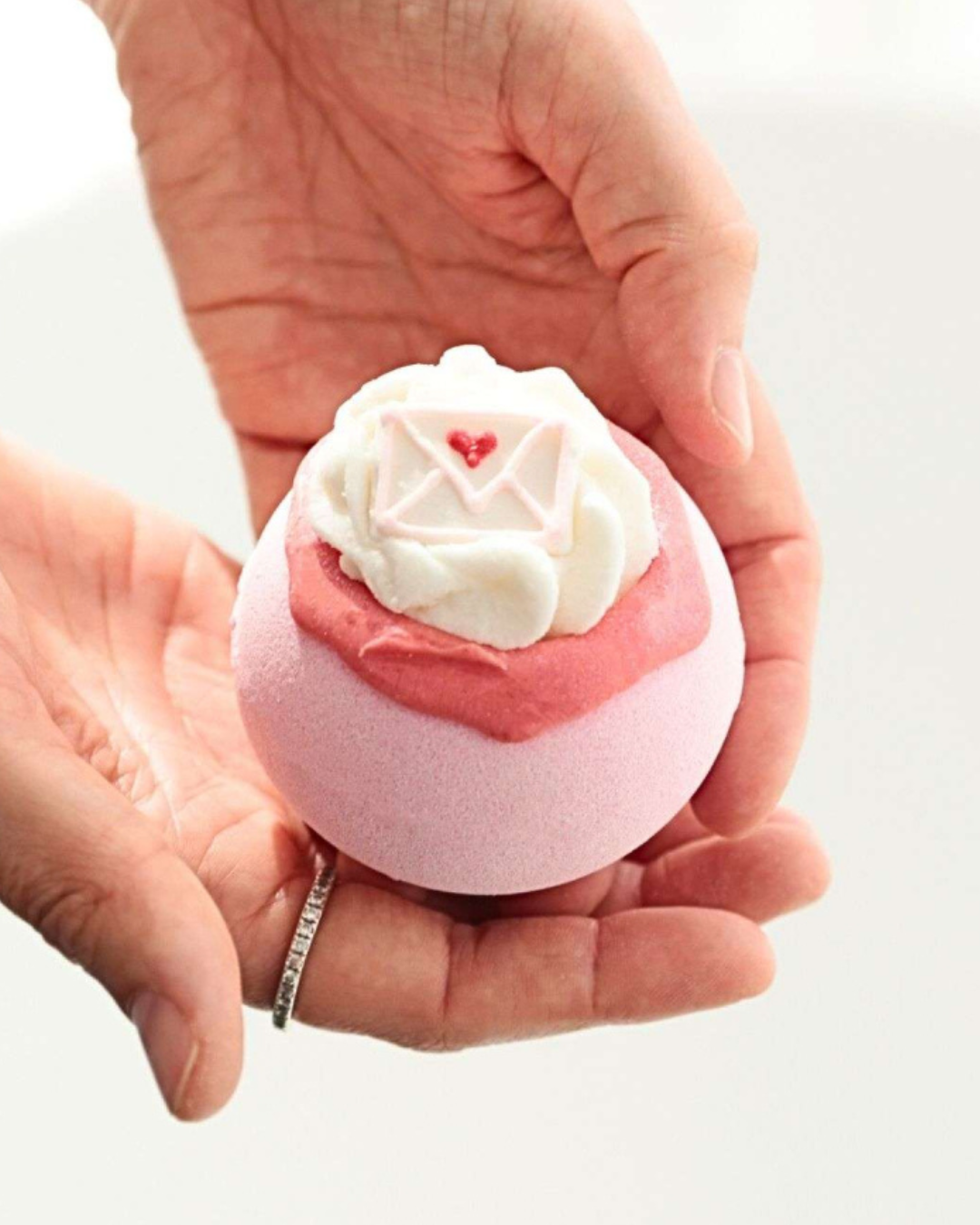 Love - Bath Bomb